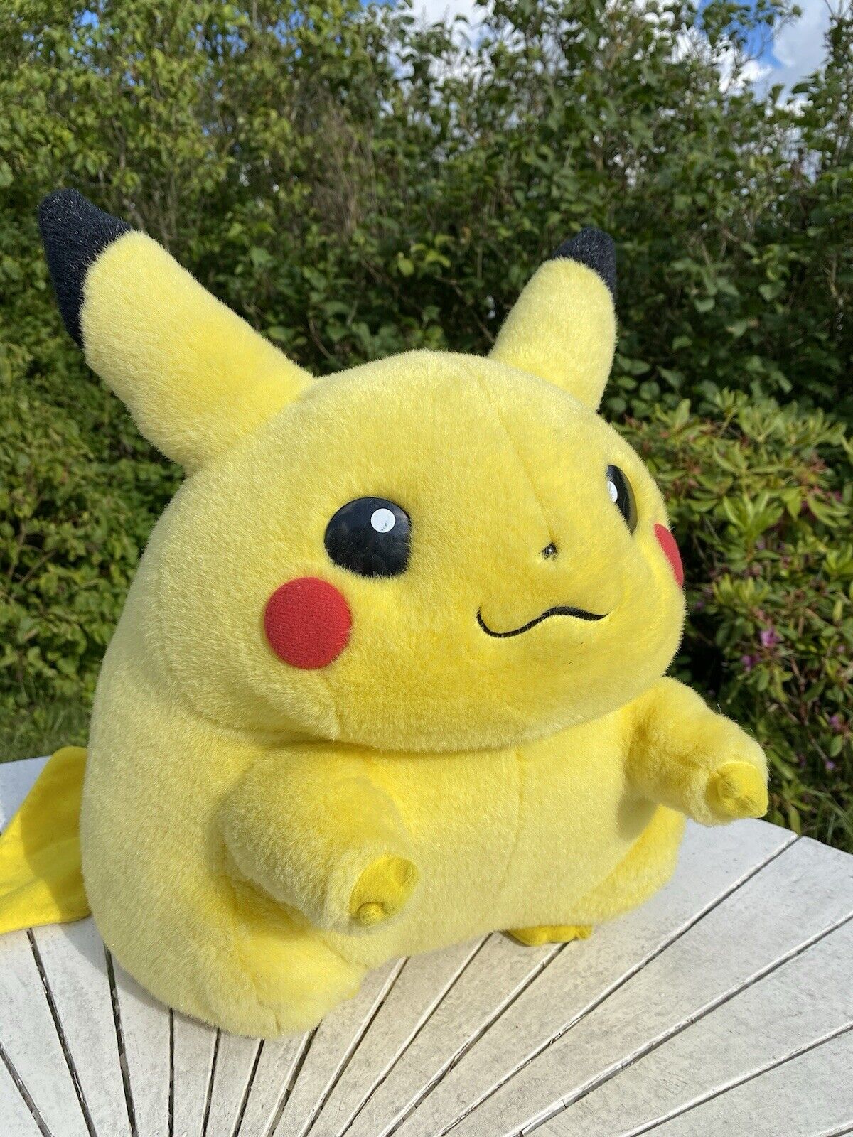 Pikachu Pokemon Jumbo Plush TOMY 1999 Hasbro Asst. 57833