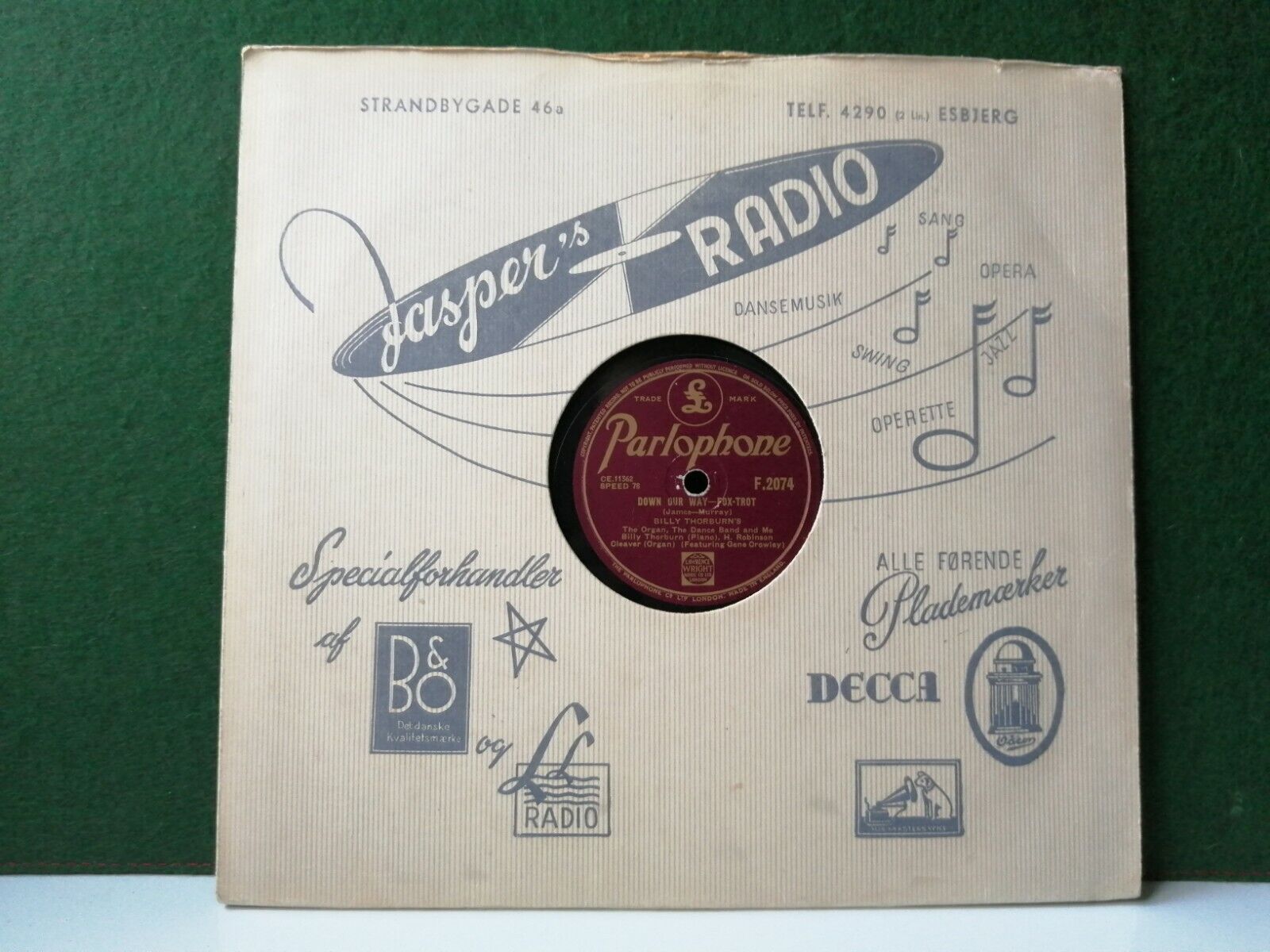 78 rpmBILLY THORBURNDown Our Way-Fox Trot/The Boy Next Door-WaltzEngland