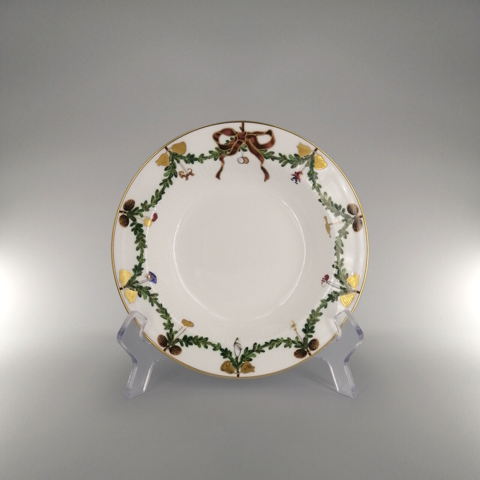 Royal Copenhagen Star Fluted Christmas Deep Plate (17 cm) - #603-ab