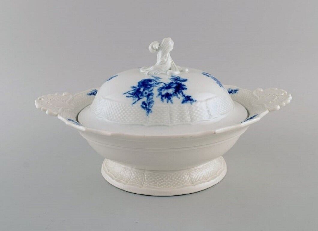 Antique Meissen lidded tureen with handles in hand-painted porcelain