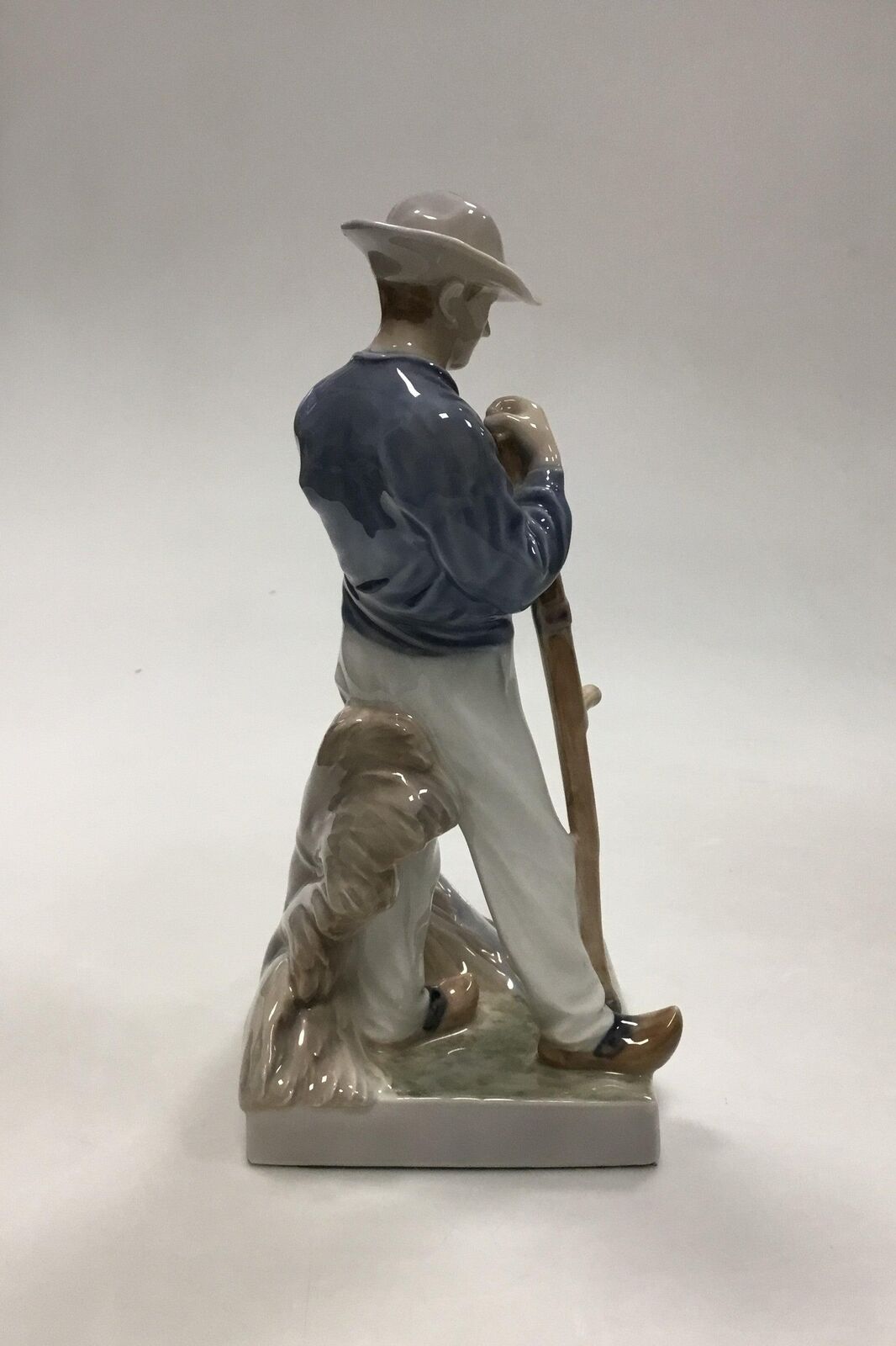 Royal Copenhagen Figurine Mand with Scythe No 685