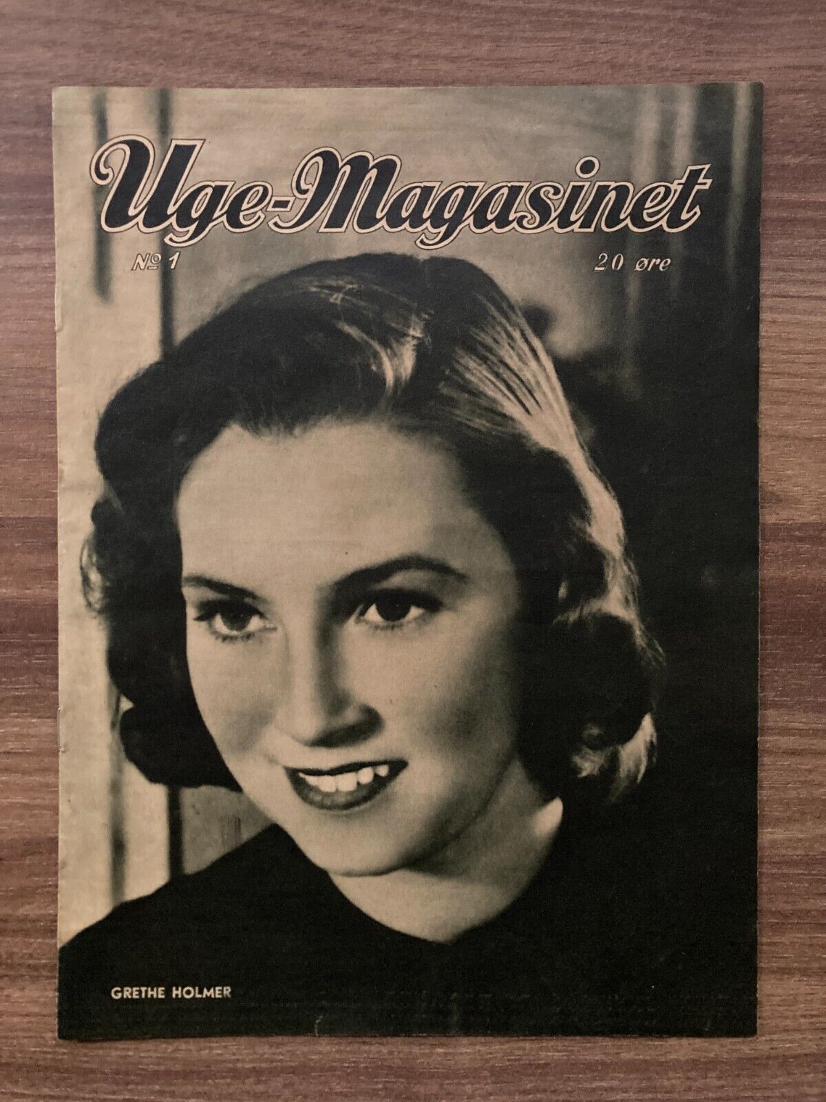 Grethe Holmer Front Cover 1940s Complete Antique Danish Magazine "Uge-Magasinet"