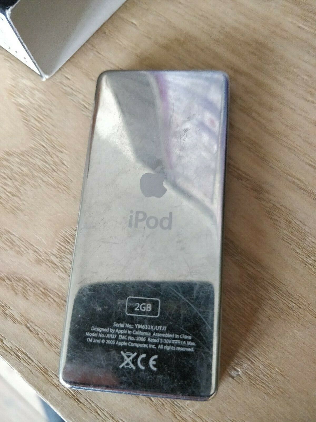 Apple iPod nano 1st Generation Black (2 GB) Complete in box w all accessories