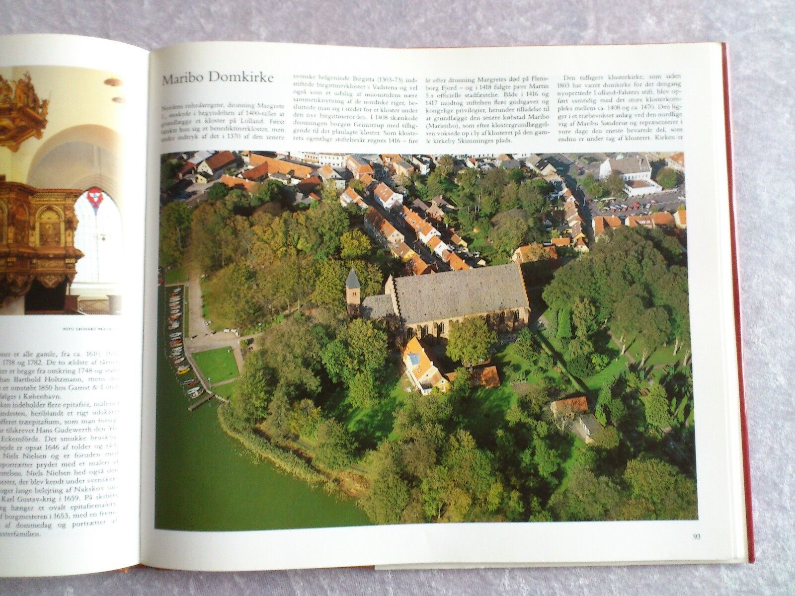 Danish Churches and Monasteries seen from the airDanish text1988