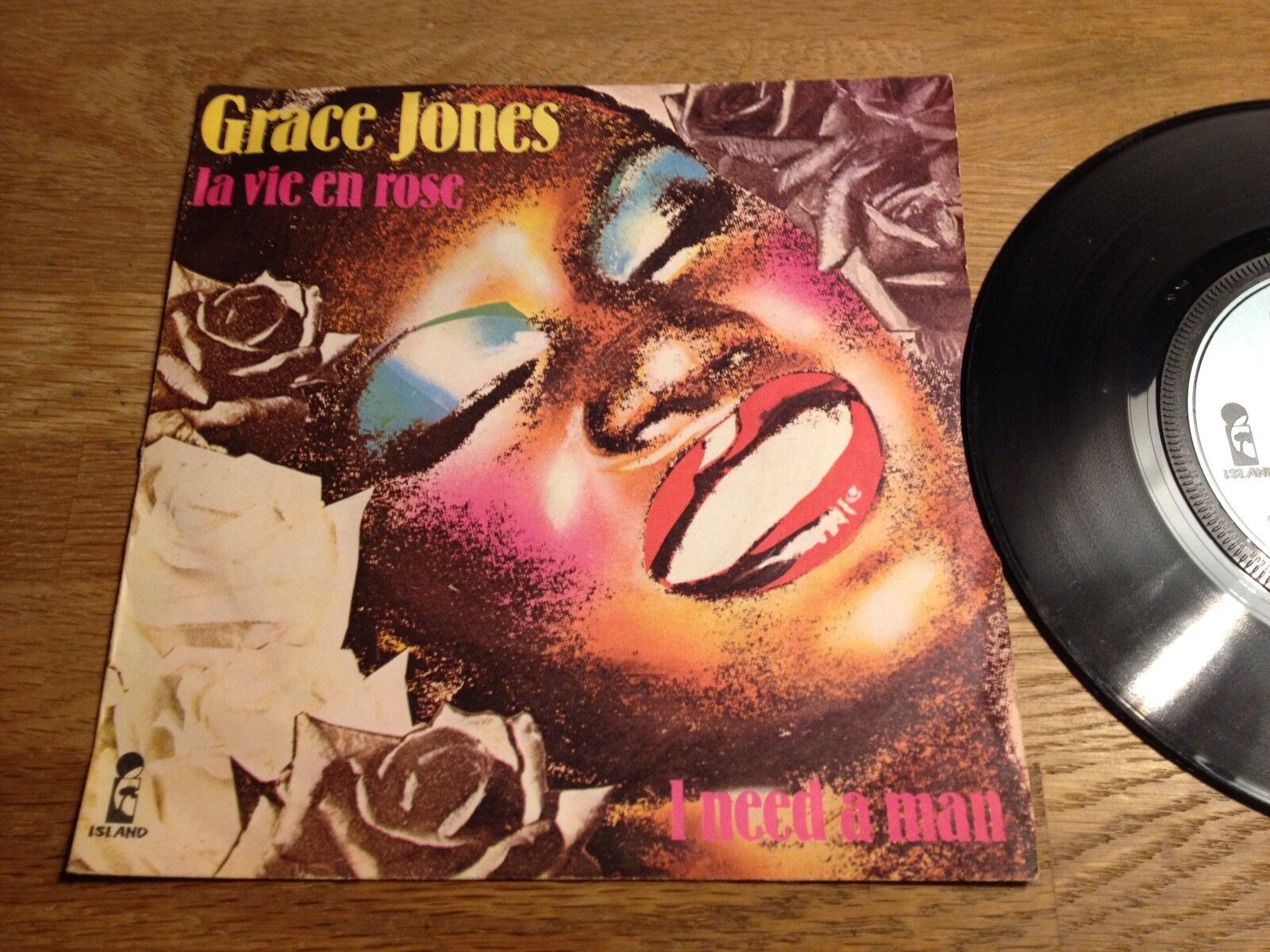 GRACE JONES "LA VIE EN ROSE/U NEED A MAN" ISLAND RECORDS FRANCE SACEM 1977 RARE*