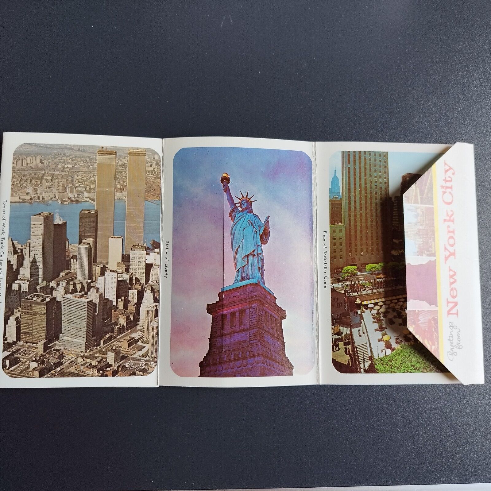 New York City  Postcard booklet with 12 great pictures- From 1980s