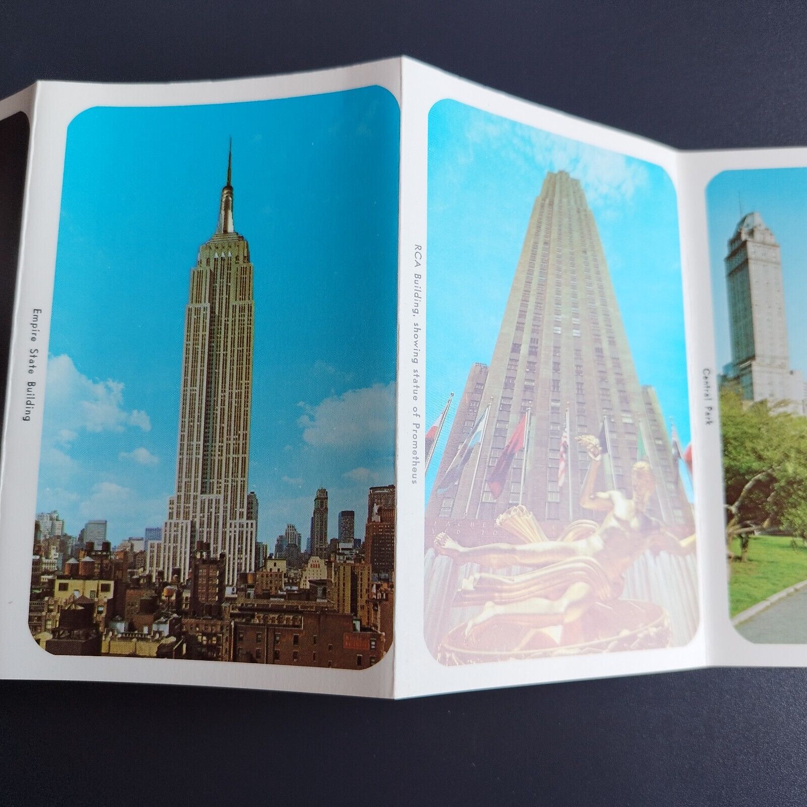 New York City  Postcard booklet with 12 great pictures- From 1980s