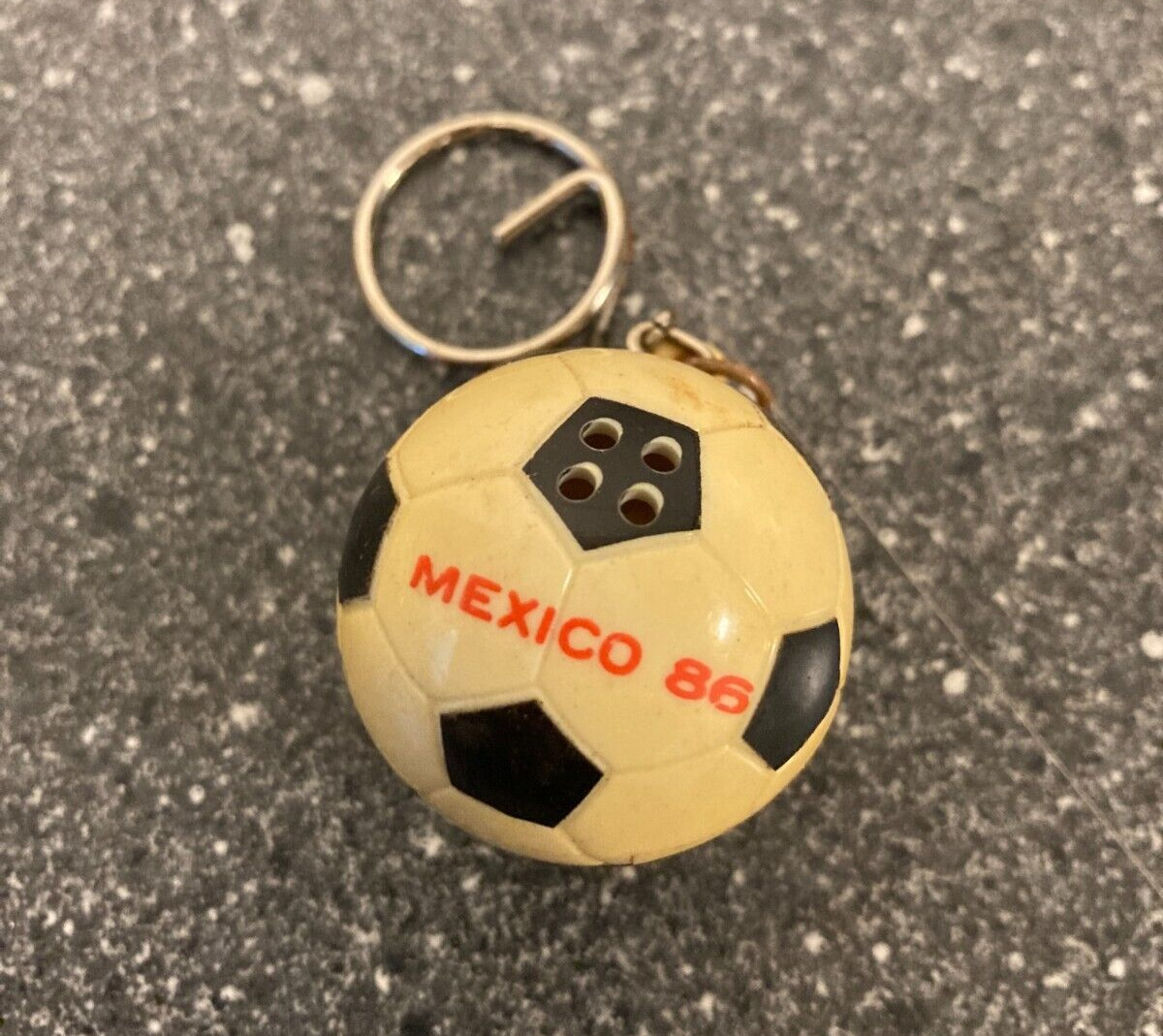 Danish National Football Soccer Keychain - Mundial FIFA World Cup Mexico 1986