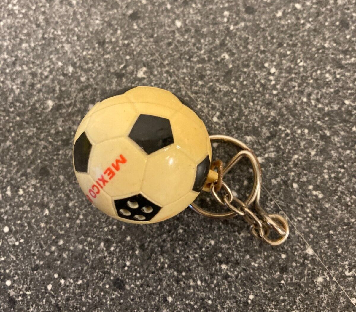 Danish National Football Soccer Keychain - Mundial FIFA World Cup Mexico 1986