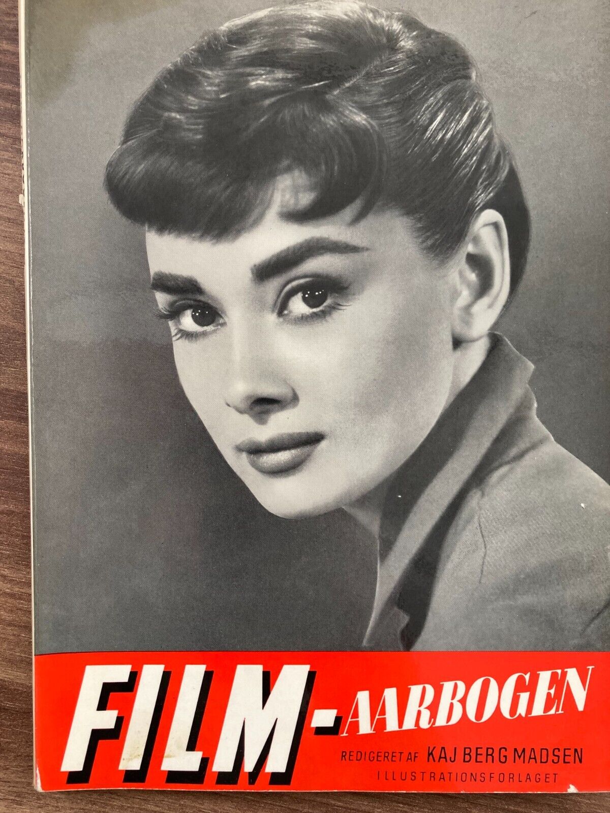 Audrey Hepburn on Cover Vintage Danish Magazine Booklet Film-Aarbogen 1954