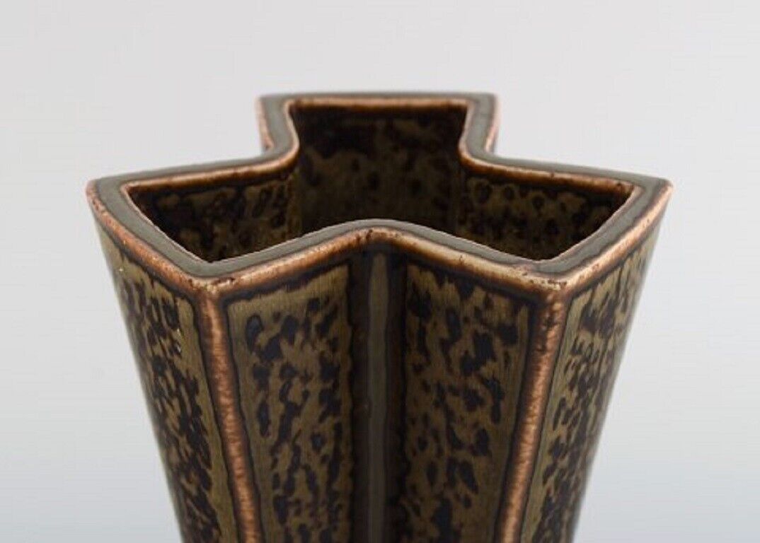 Lisa Engquist (1914-1989) for Bing and Grøndahl Cubist vase in glazed stoneware