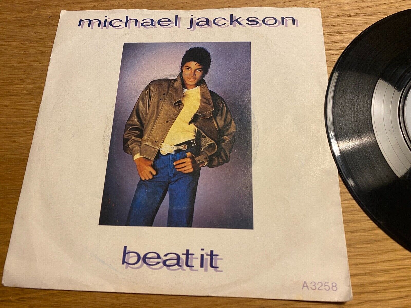 MICHAEL JACKSON "BEAT IT / BURN THIS DISCO OUT" 1982 1PRESS SINGLE EPIC RECORDS