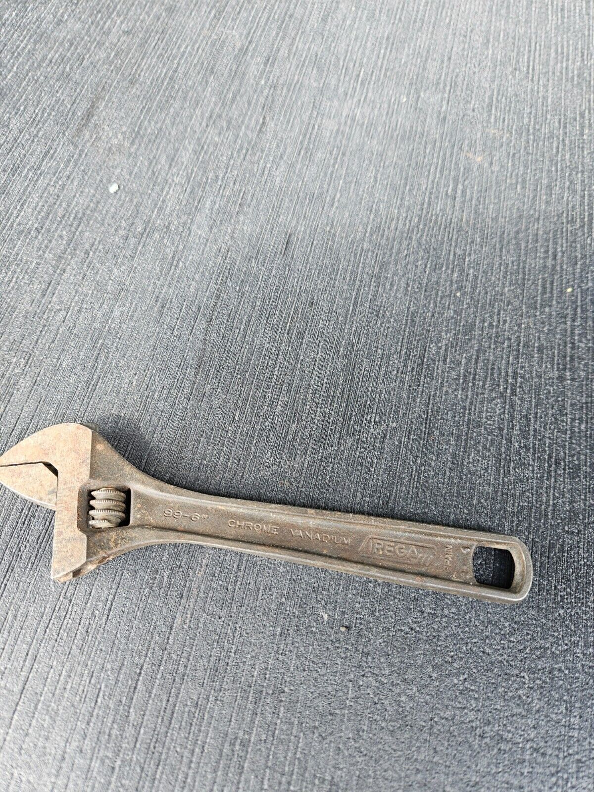 irega 99-6" Adjustable wrench