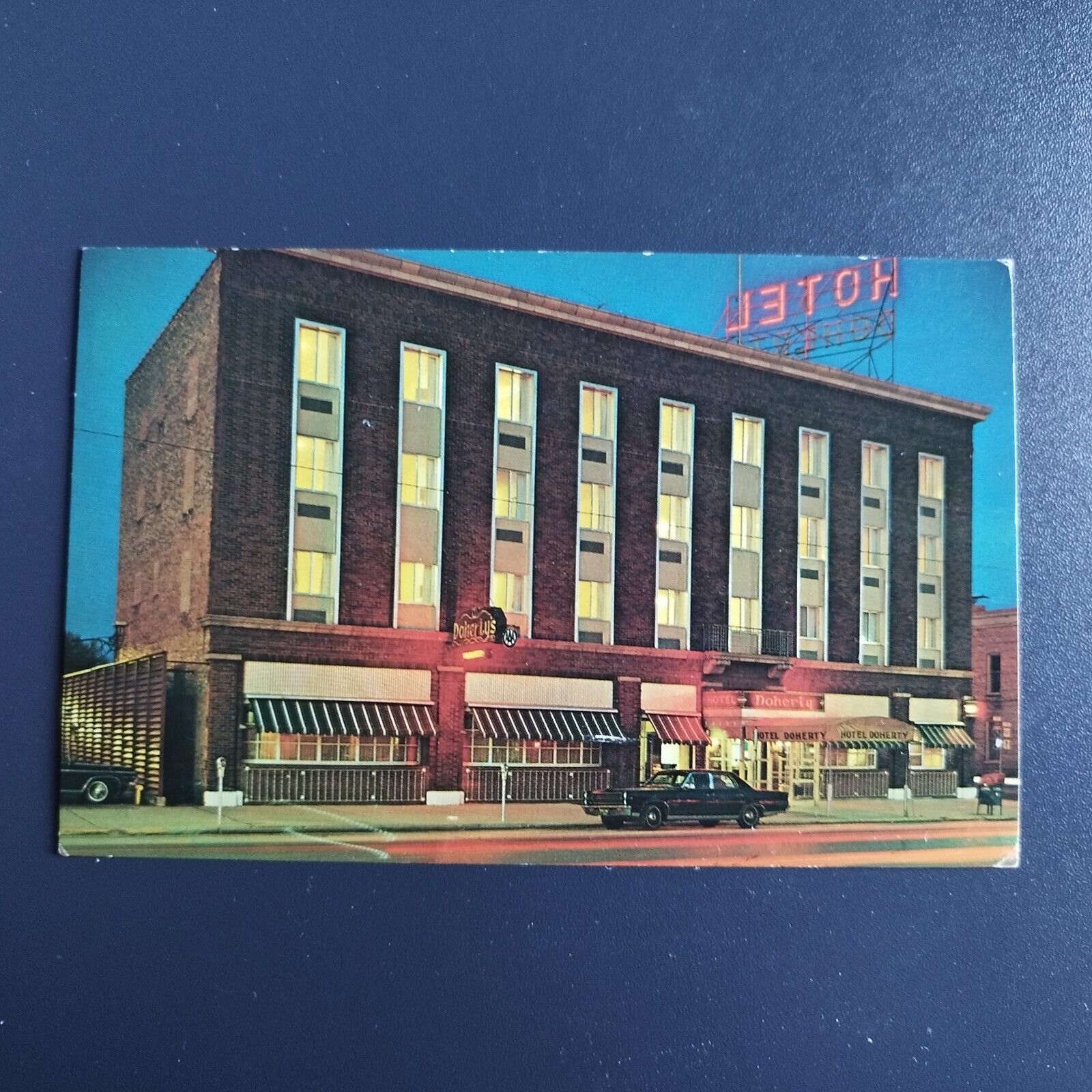 Postcard Michigan Doherty Motor Hotel Ciare - Posted 1995