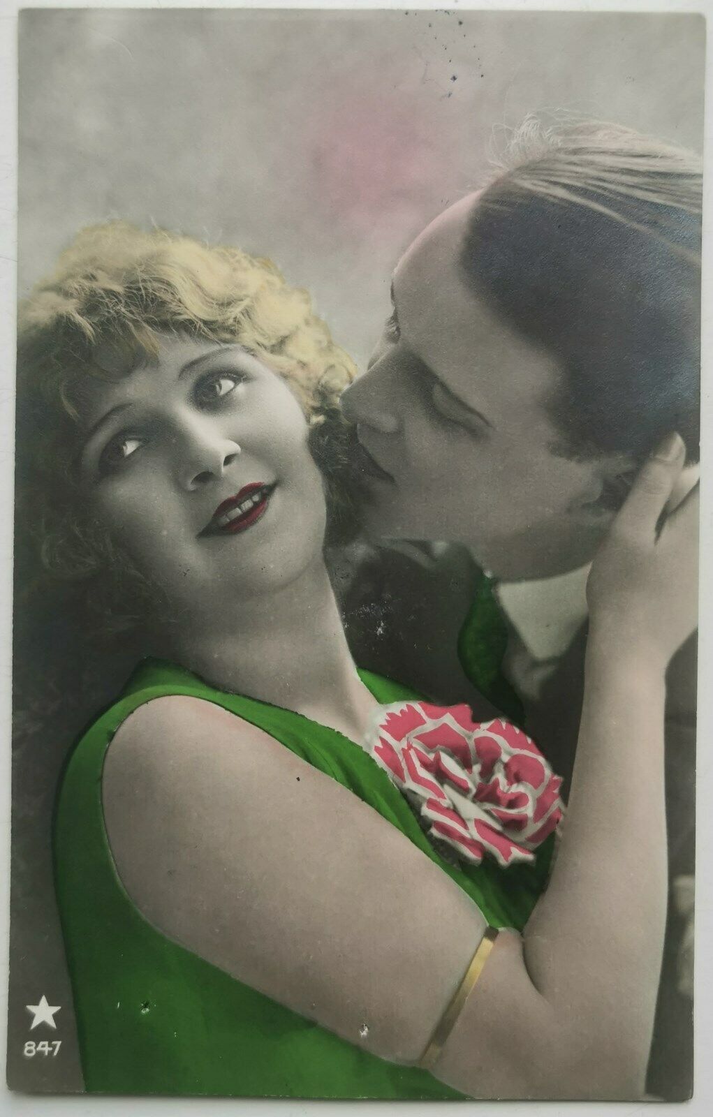 Vtg coloured postcard: Young romantic couple kissing Used in 1929  pok1016