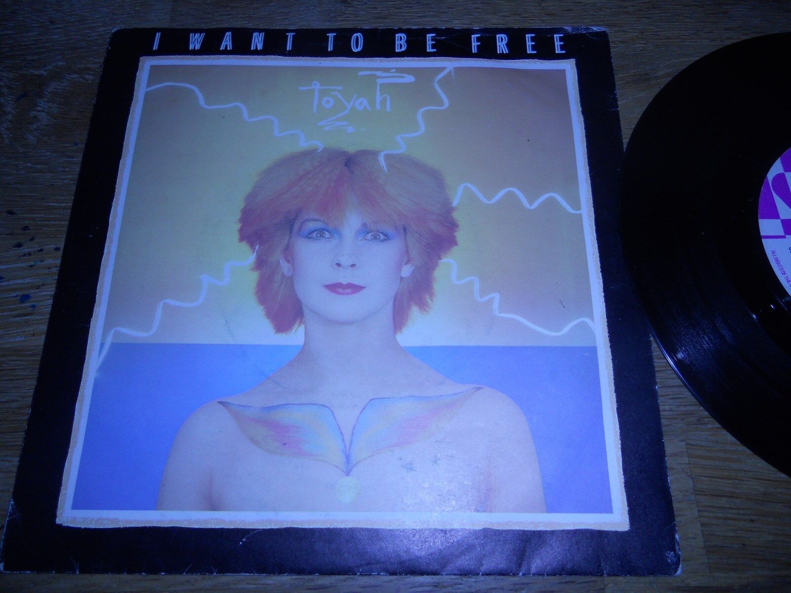 TOYAH "I WANT TO BE FREE / WALKIE-TALKIE / ALIEN" UK SAFARI RECORDS MCPS RARE UK