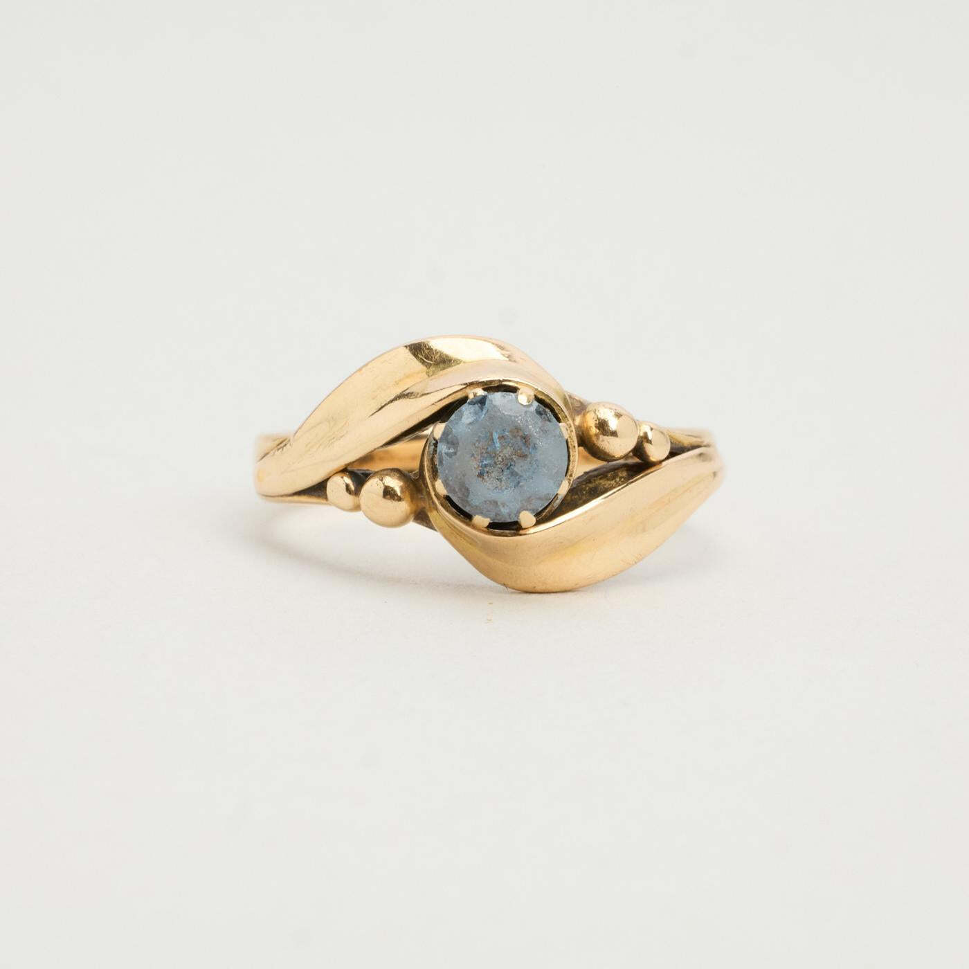 Ring with and synthetic spinel in 14K Gold size 5¼ | Solid Gold