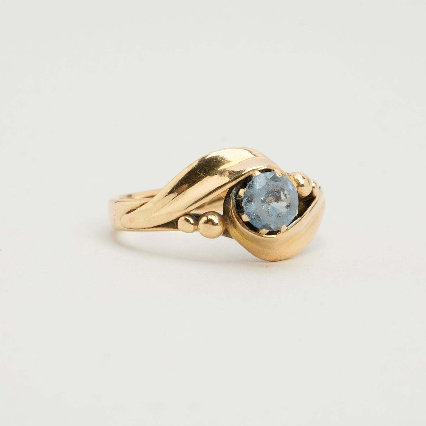 Ring with and synthetic spinel in 14K Gold size 5¼ | Solid Gold