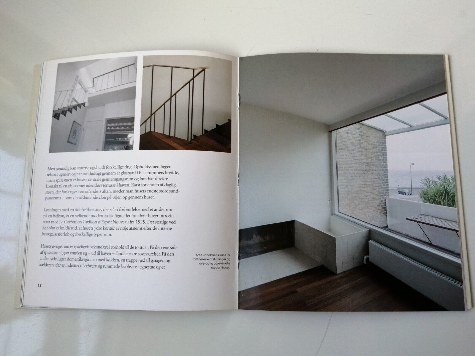 Danish bookletARNE JACOBSEN's Own HouseStrandvejen 413RARE36 pages2019