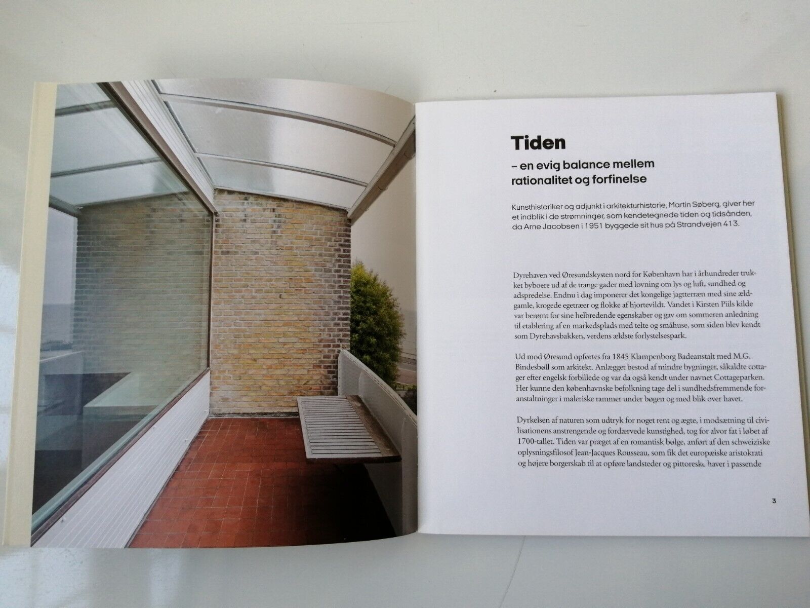 Danish bookletARNE JACOBSEN's Own HouseStrandvejen 413RARE36 pages2019