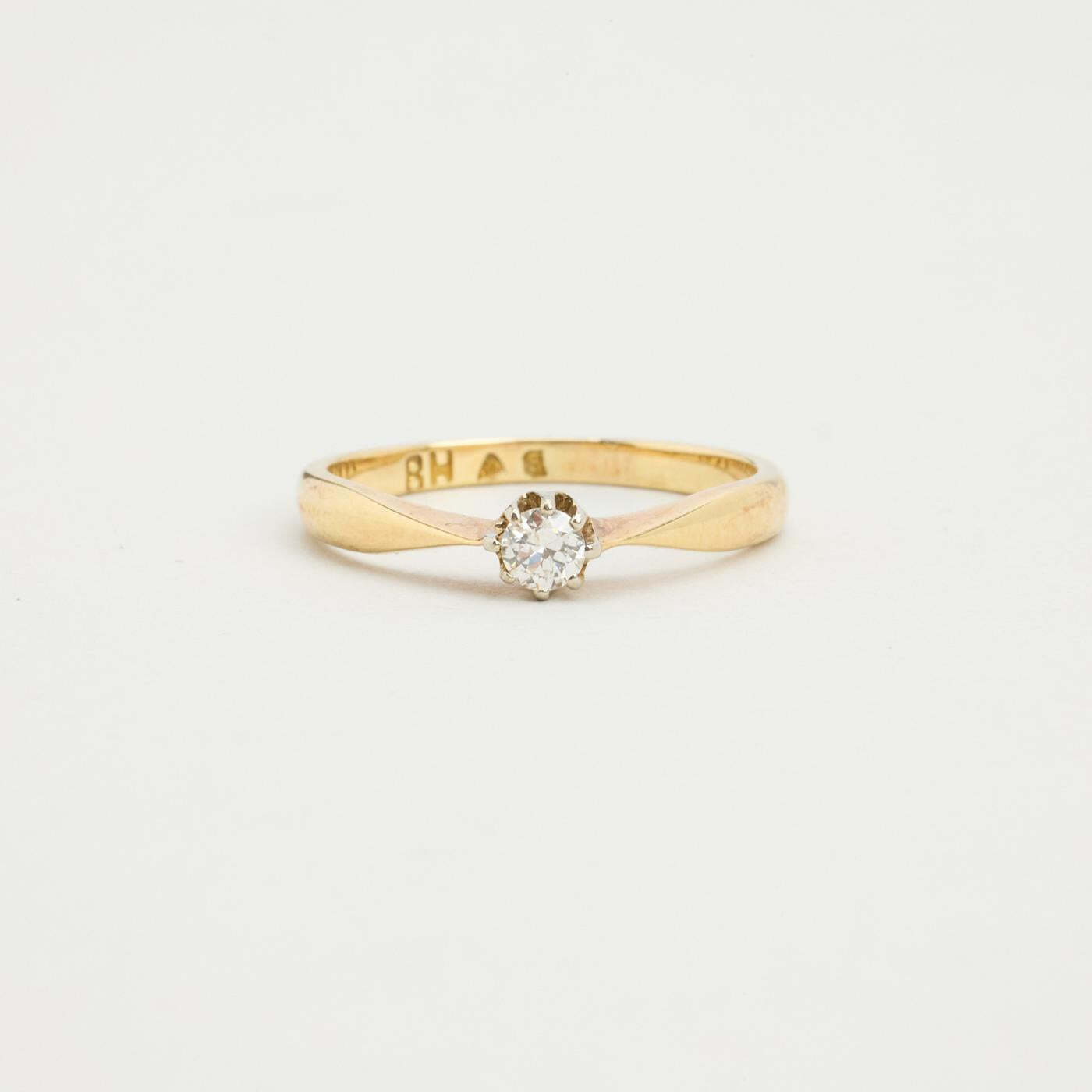 Ring with diamond (008 ct) in 14K Gold size 5 | Vintage Solid Gold