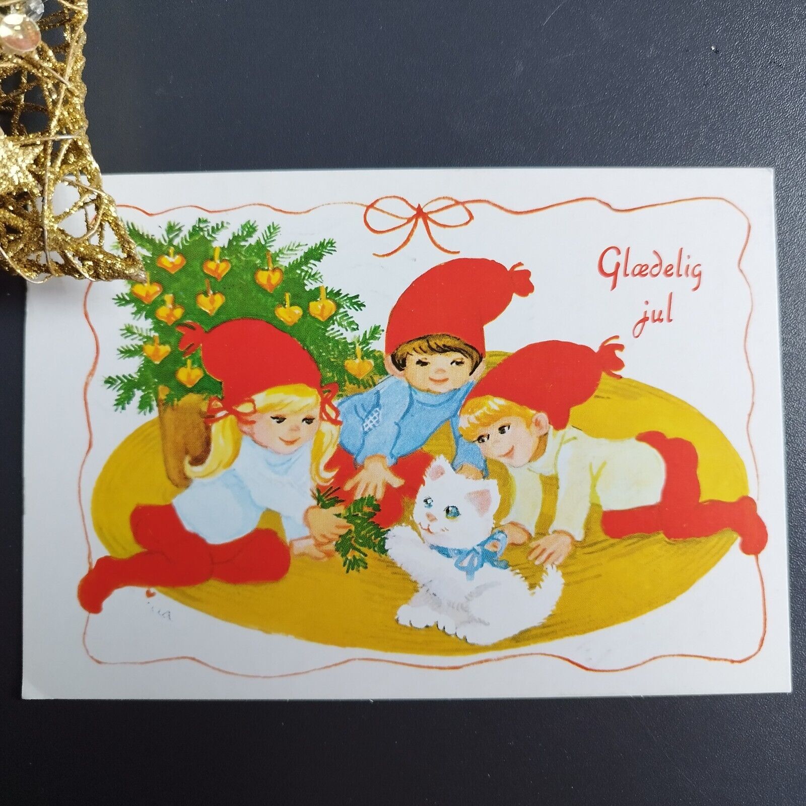 Vintage and collectible Danish Christmas card Posted 1994  ( no X43 )