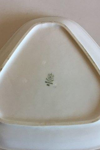 Bing  Grondahl Falling Leaves Triangular Cake Dish No 40