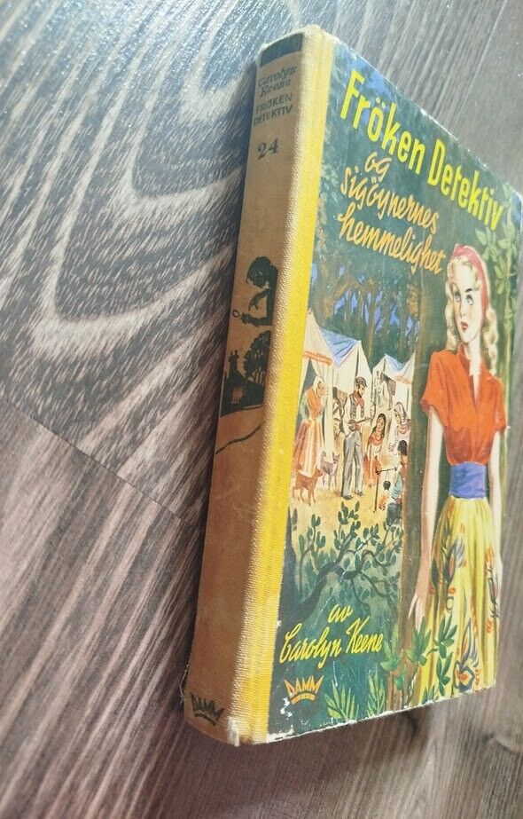 Old 1959 Norwegian Nancy Drew Book -  The Clue in the Old Album - Carolyn Keene