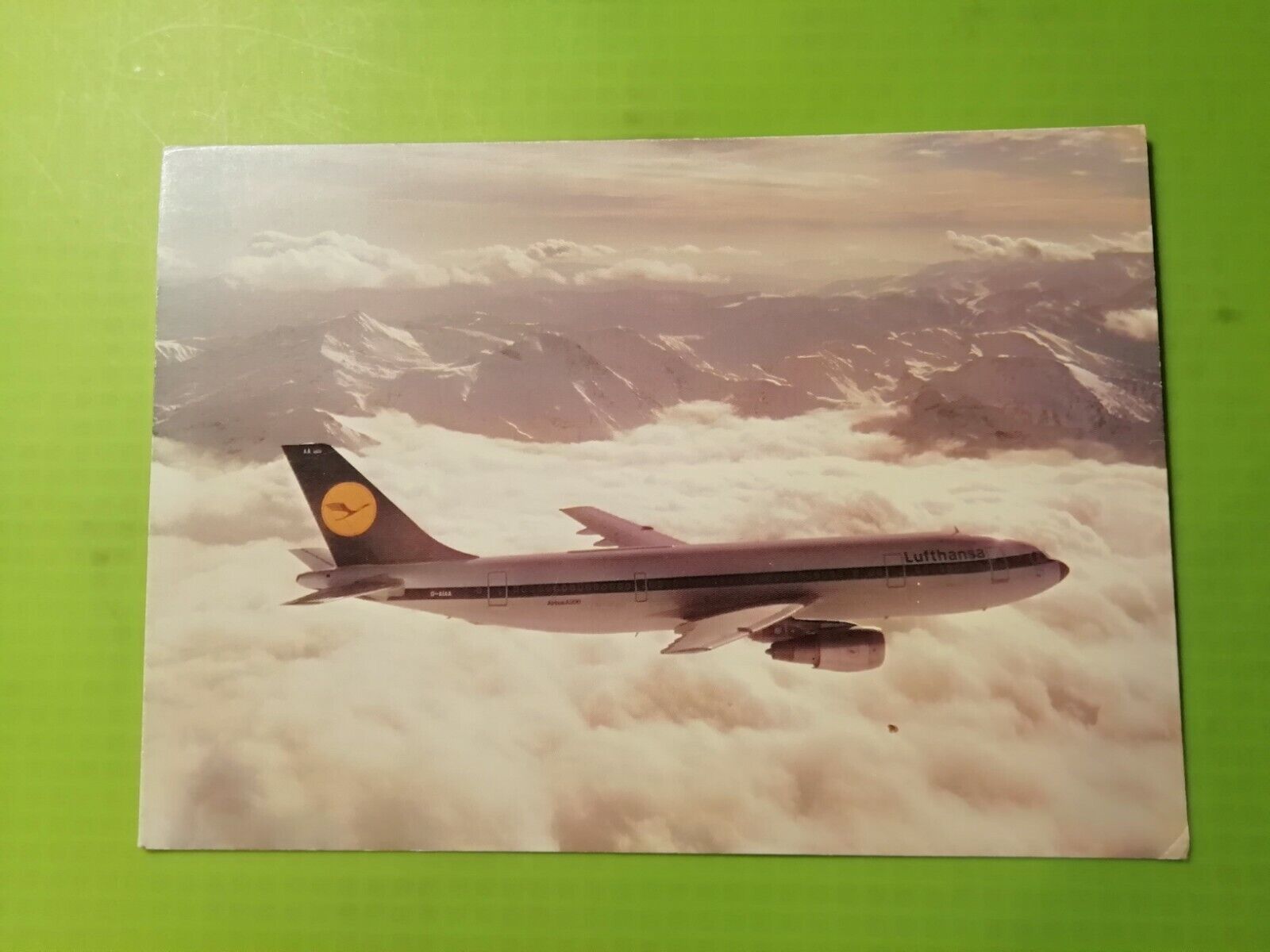 Aviation postcardLufthansaGermanyAirbus A 300 Unused