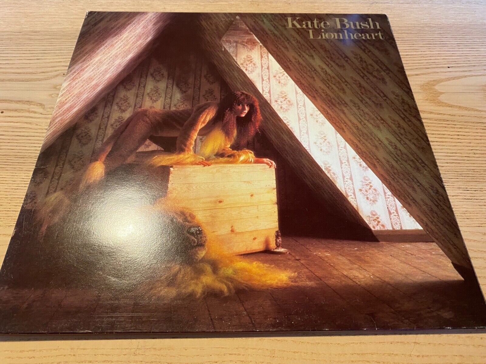 KATE BUSH "LIONHEART" EMI RECORDS 1978 10 TRACK LP NCB SCANDINAVIAN PRESSED GATE