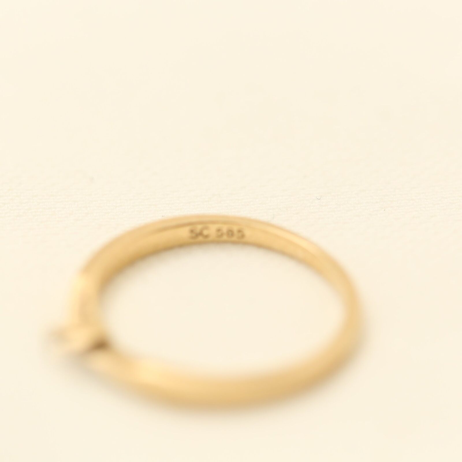 Ring with diamond (005 ct) in 14K Gold size 6 | Vintage Solid Gold