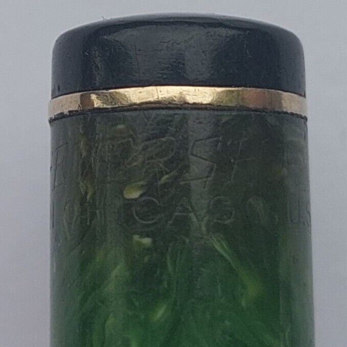 Vintage short green marbled Eversharp fountain pen