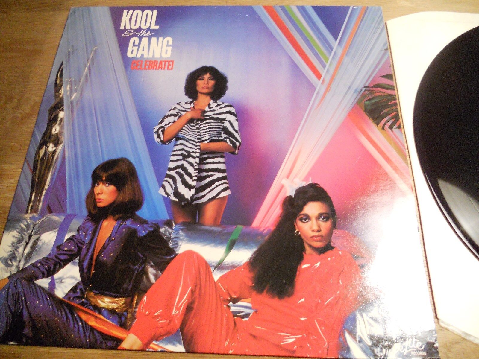 KOOL  THE GANG CELEBRATE! 8 TRACKS NCB FINNISH PRESSED LP USED DELITE RECORDS