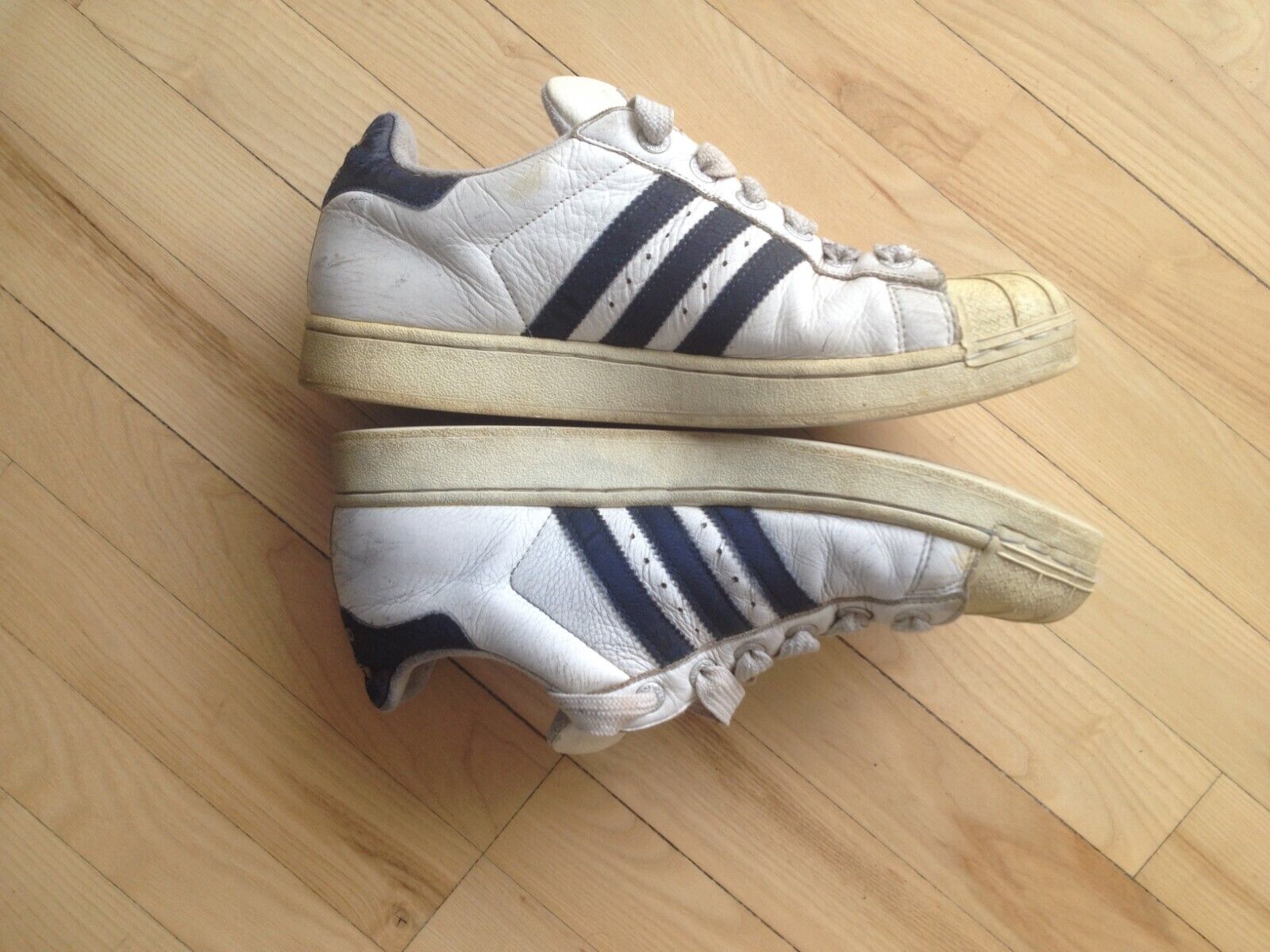 Adidas superstars vintage from 2002 US 10