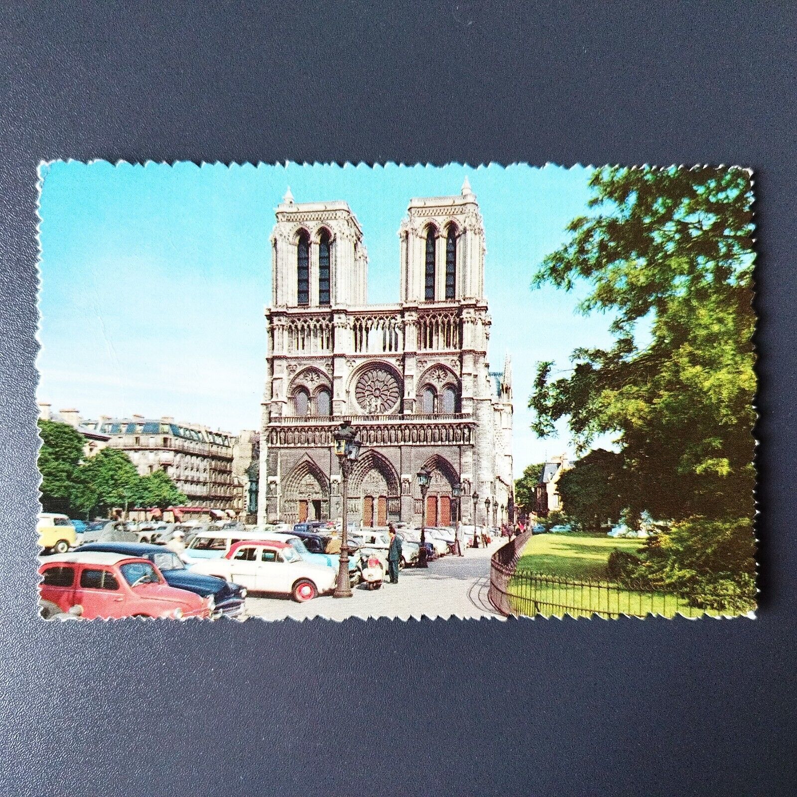 FranceParis  Notre-Dame - LCParis 645- Posted in 1963