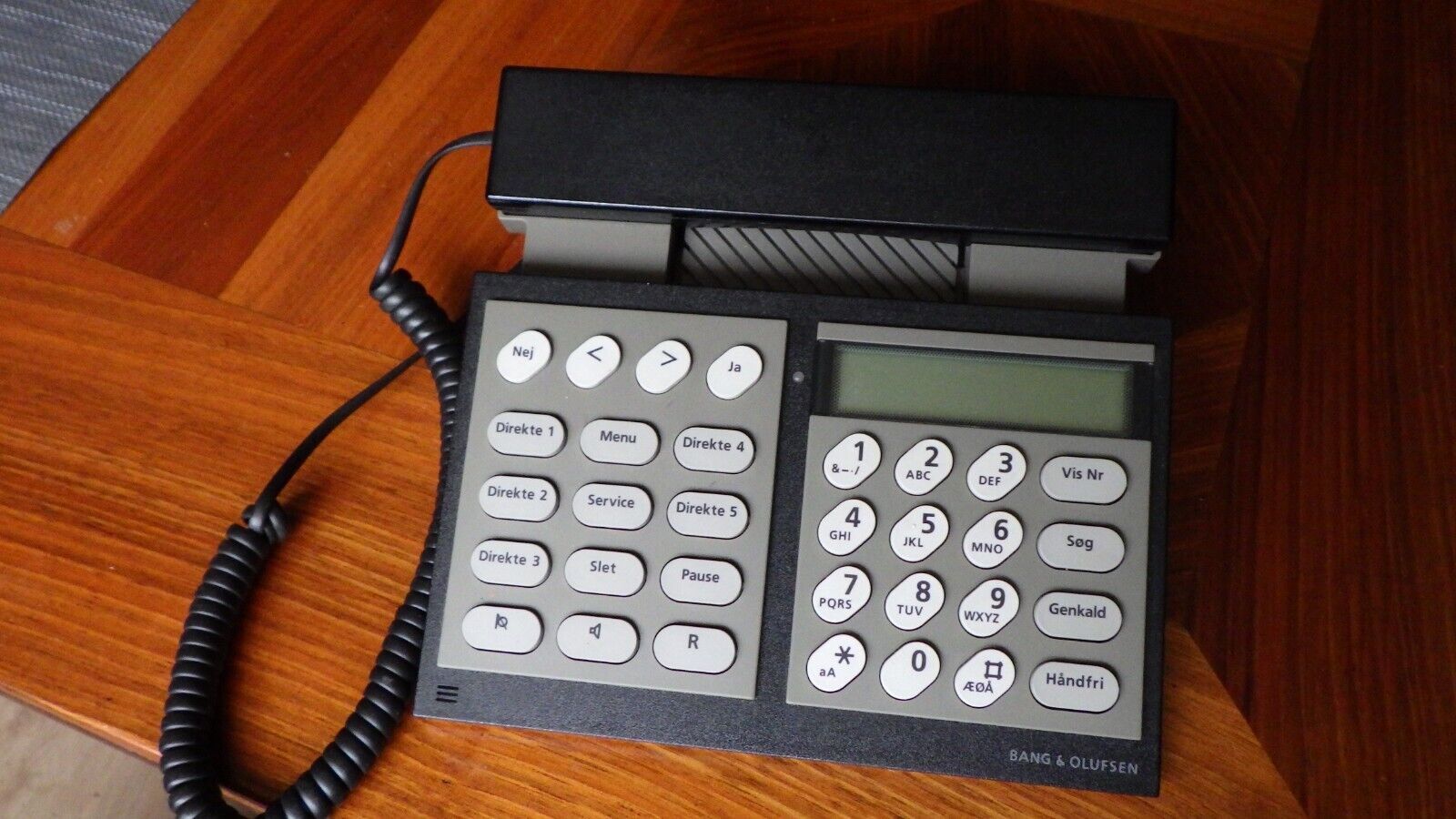 BO - Bang  Olufsen Design Phone BeoCom 2100 Mint Condition