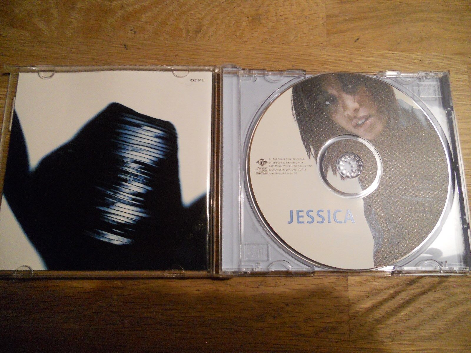 JESSICA 1998 DEBUT CD ALBUM 11 TRACKS SWEDISH EUROPOP RARE CD IS PICTURE DISC