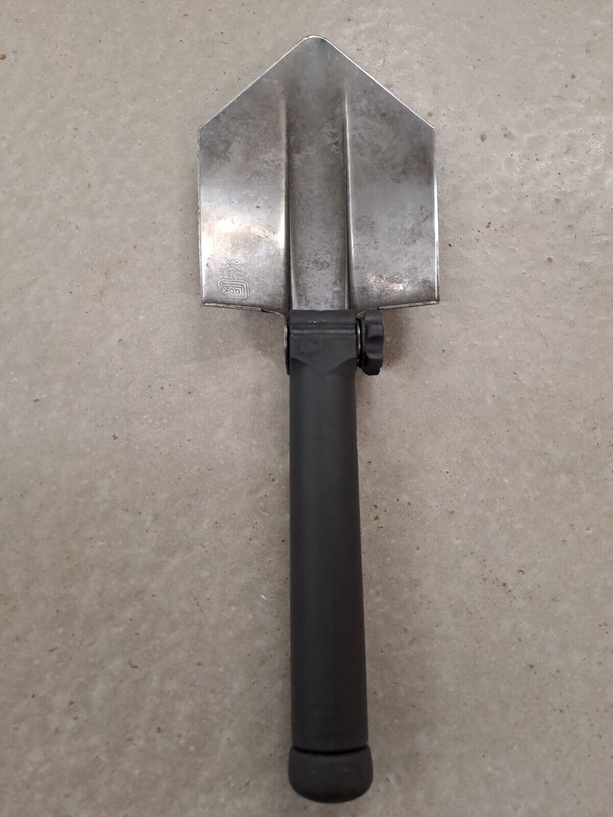 GLOCK folding shovel military use spade with saw blade camping outdoor