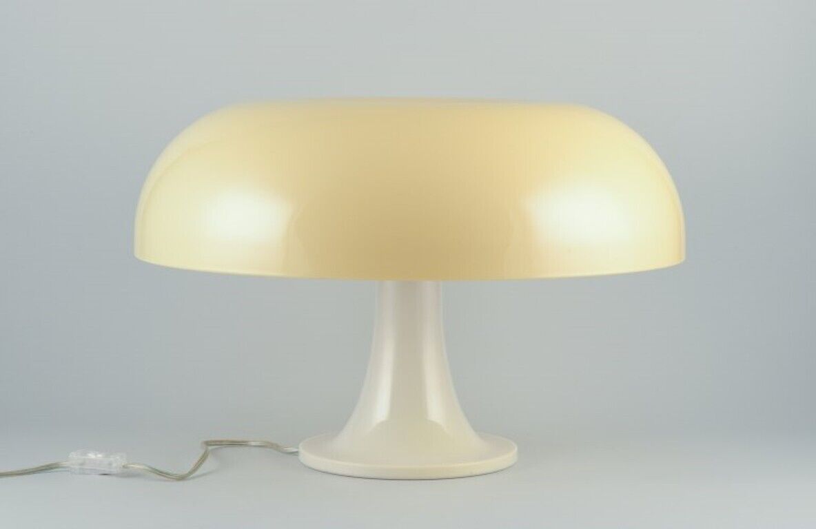 Giancarlo Mattioli for Artemide Italy Vintage Nesso table lamp ca 1980s