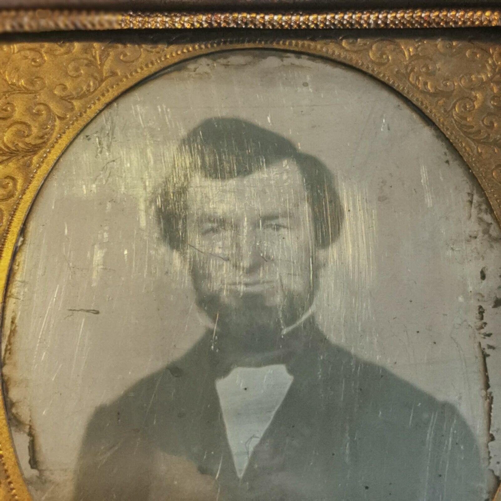 Antique photo: Portrait of gentleman with beard and tie in case frame c 1860