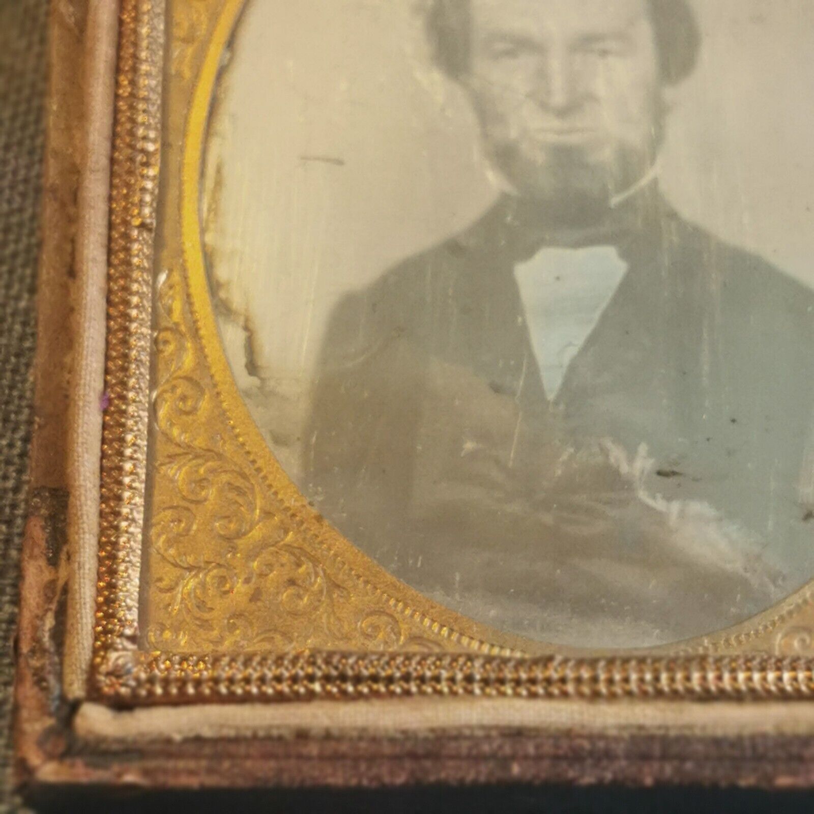 Antique photo: Portrait of gentleman with beard and tie in case frame c 1860