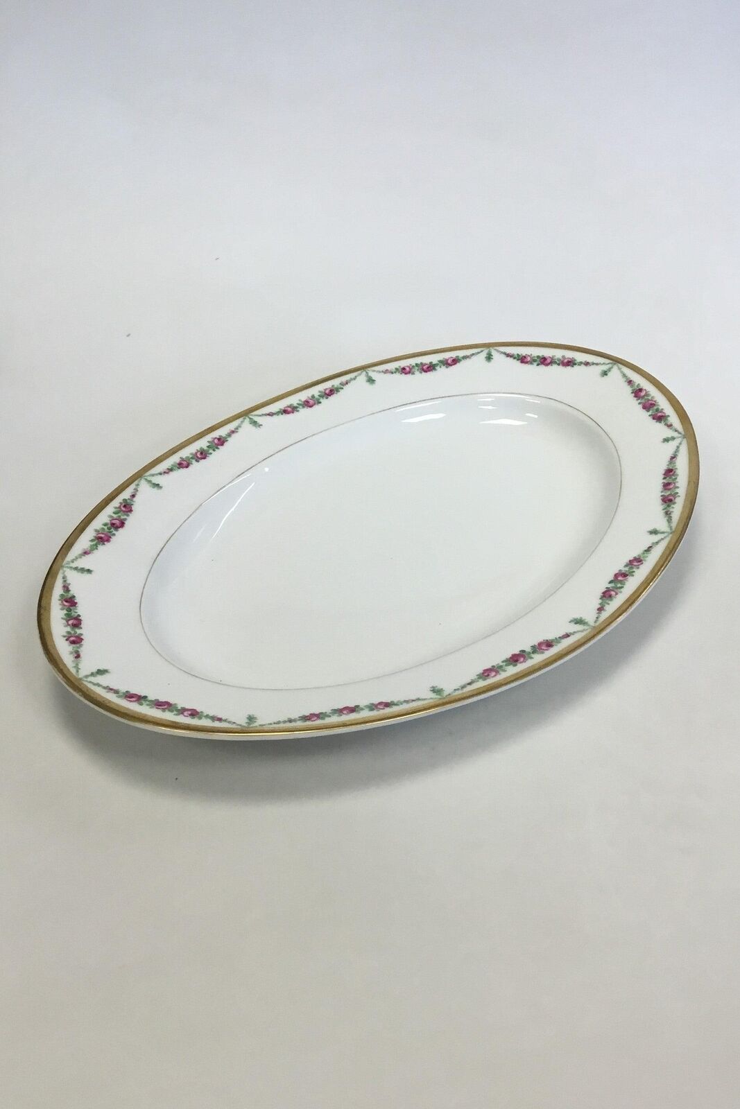 Royal Copenhagen Pattern no 478 Rose garland with gold Large oval dish No 9039