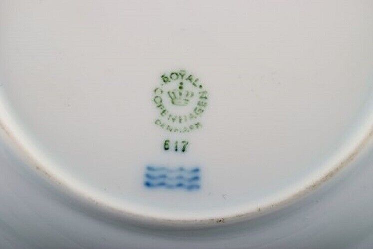 Royal Copenhagen "Magnolia" plate Six pieces in stock Late 20th C