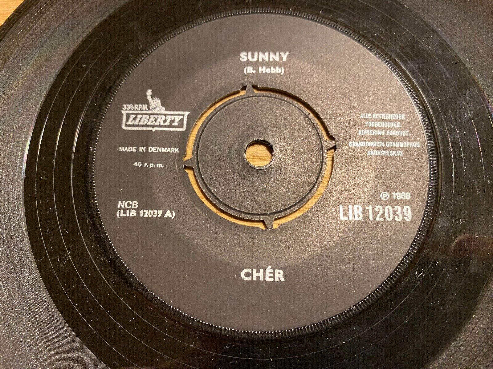 CHÈR "SUNNY / COME TO YOUR WINDOW" 1966 LIBERTY RECORDS MADE IN DENMARK RARE OOP