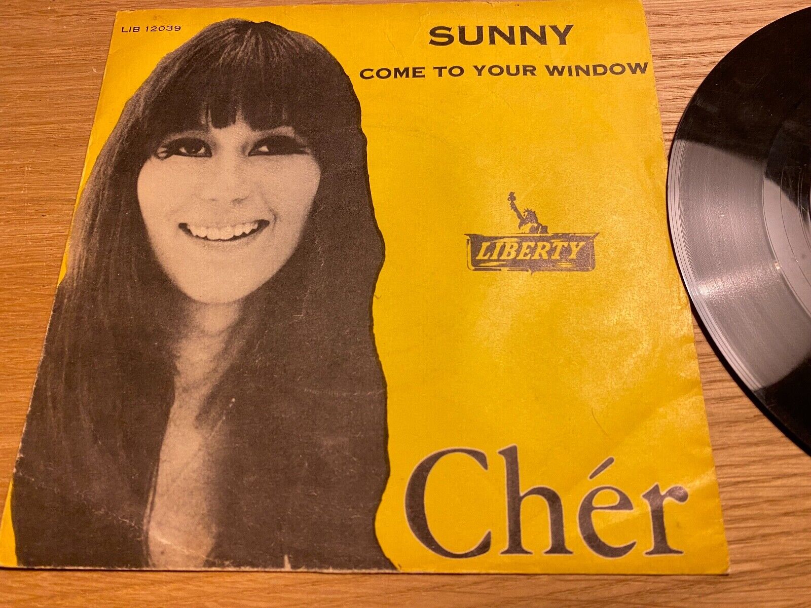 CHÈR "SUNNY / COME TO YOUR WINDOW" 1966 LIBERTY RECORDS MADE IN DENMARK RARE OOP