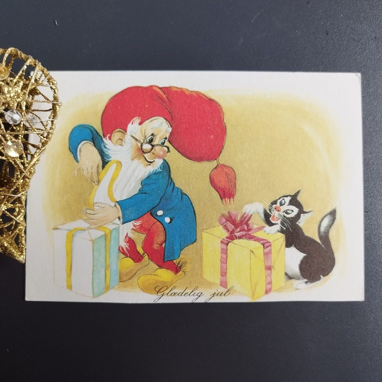 Vintage and collectible Danish Christmas card Posted  1984 ( no X106)