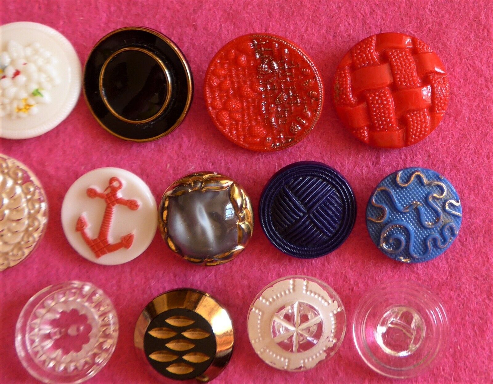 29 vintage CZECH GLASS buttons - various designs and colors flowers ( 14 )