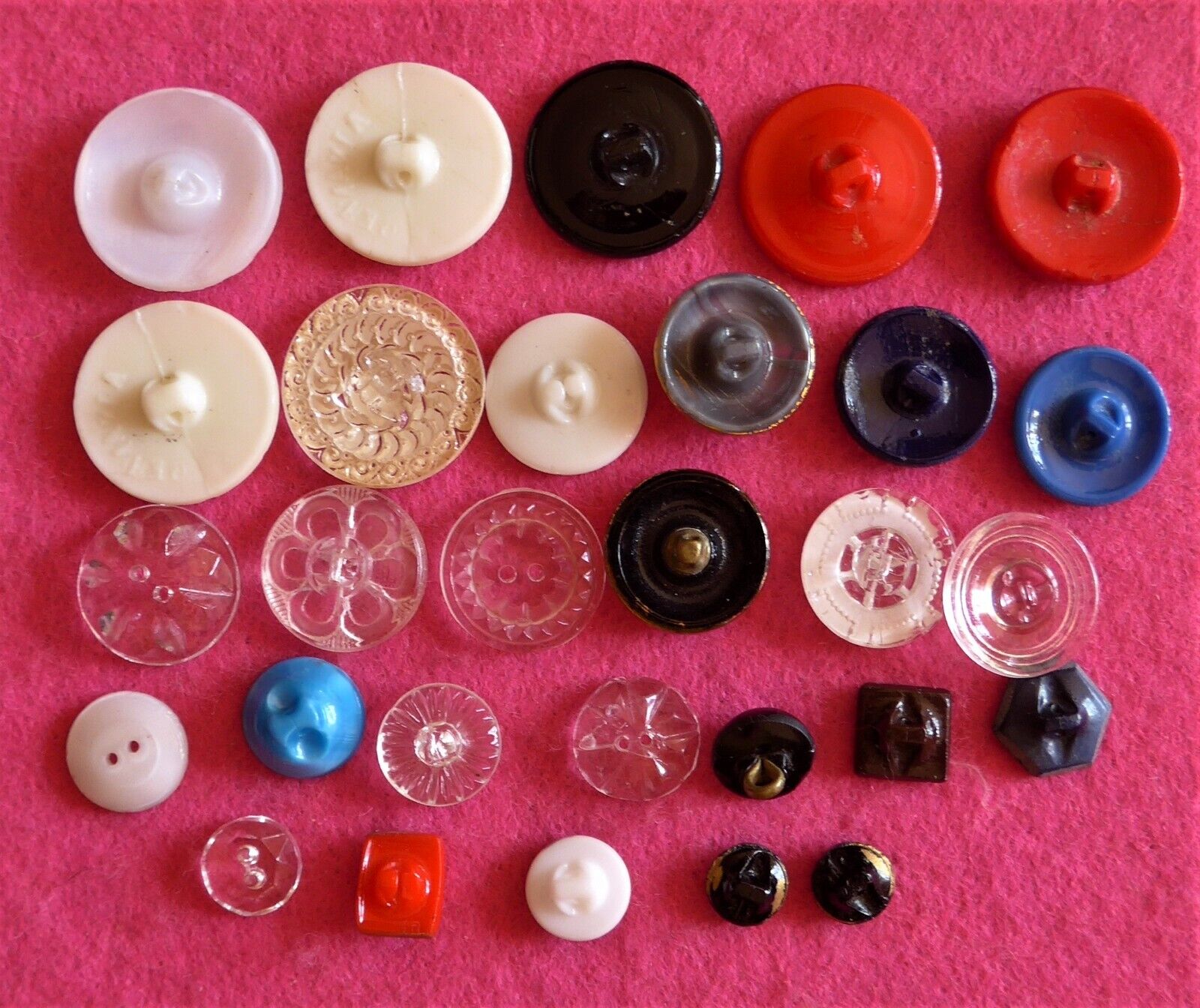 29 vintage CZECH GLASS buttons - various designs and colors flowers ( 14 )