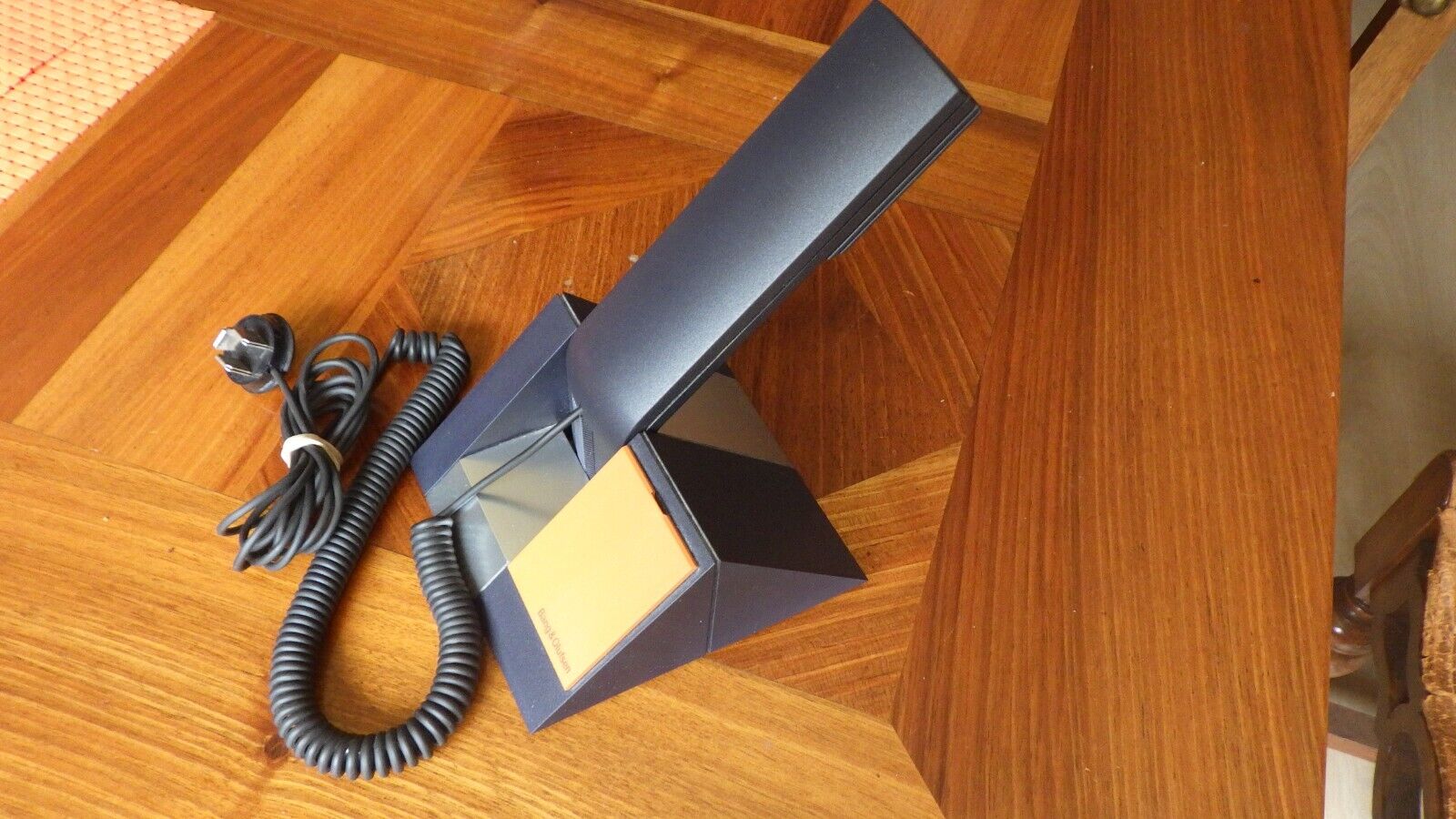 Bang  Olufsen Design Phone Beocom Table Base + Base Phone Orange/Black