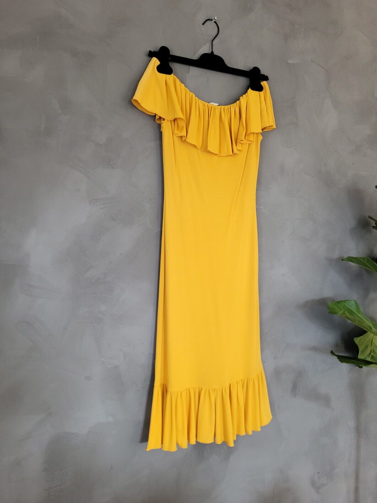 **Céline** Yellow Celine Ruffled Off-Shoulder Midi Dress FR36 DE34